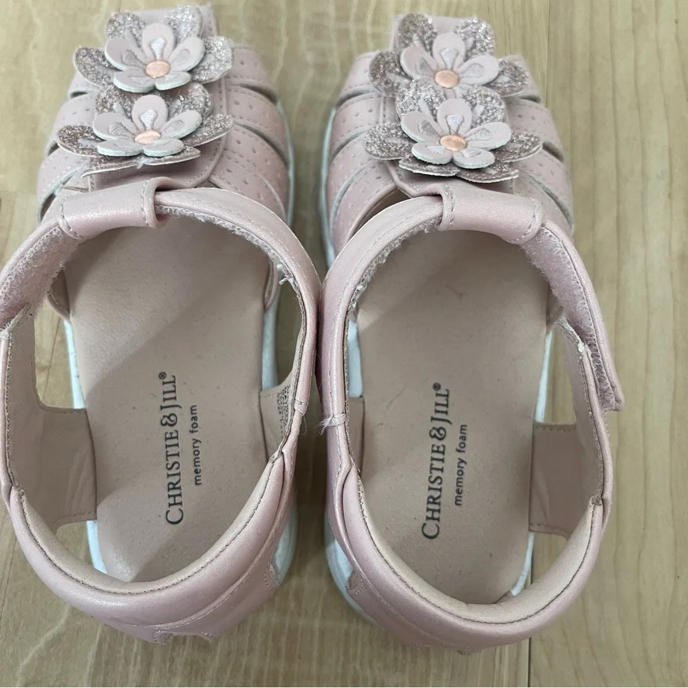 Christie & Jill Toddler 10 Girls White Lil Mila Sandals Flower Memory Foam Shoes
